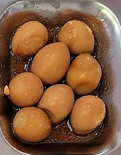 Braised quail eggs