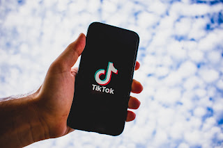 <img alt="picture of Tik Tok" src="...">