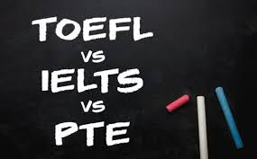 IELTS vs TOEFL vs PTE: ما هو اختبار اللغة الإنجليزية الذي يجب أن تجربه؟