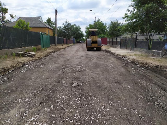 Prima stradelă renovată, cu forțele și tehnica proprie a primăriei Leova