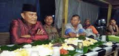 Ketua DPRD Kota Padang, Syafrial Kani Berdiskusi dengan Masyarakat LUBEG