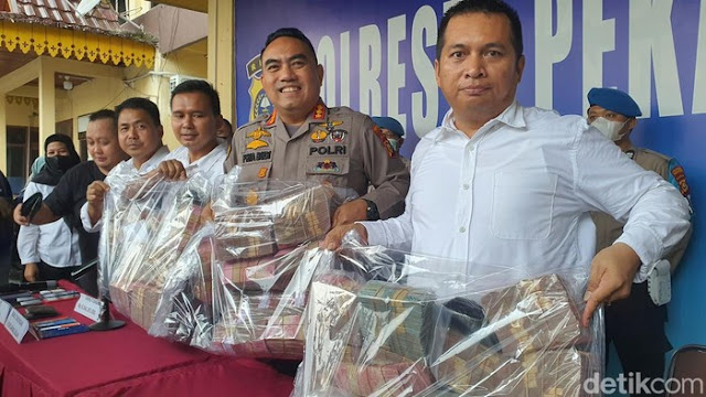 Satresnarkoba Polresta Pekanbaru Tangkap Bandar Narkoba Internasional, Uang Rp3,2 Miliar Disita