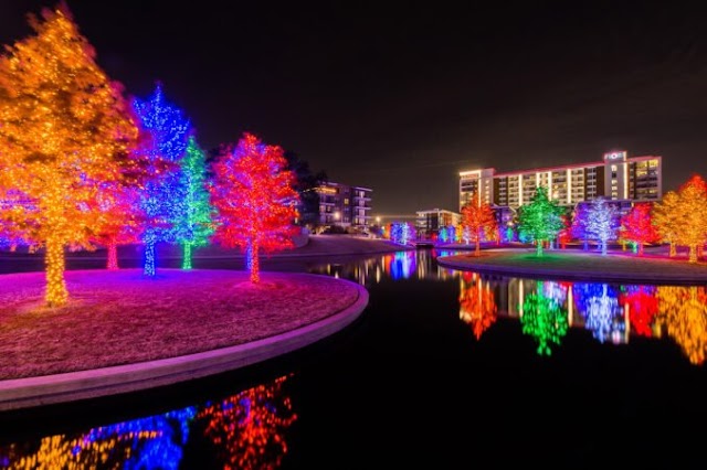 Where To Safely See Christmas Lights in Dallas This Year