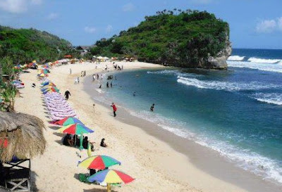 Pantai Indrayanti Tempat Wisata di Jogja Mirip Kuta Bali