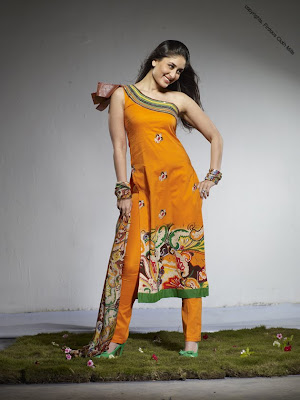Kareena Kapoor Photo Shoot For Firdous Cloth Mills