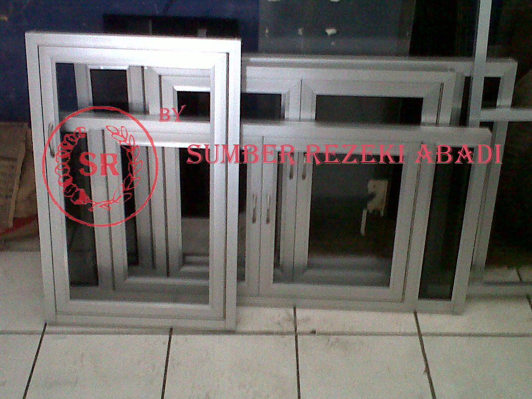 Rak piring Jemuran Lemari dll Kusen dan pintu di bawah Rak piring Jemuran Lemari dll Kusen dan pintu di bawah
