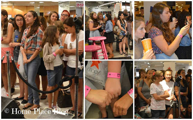 Fans line up for Megan and Liz - Macy's - American Rag Tour