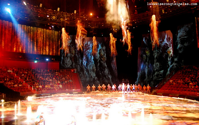 MACAU | MESMERIZED AT THE HOUSE OF DANCING WATER SHOW 