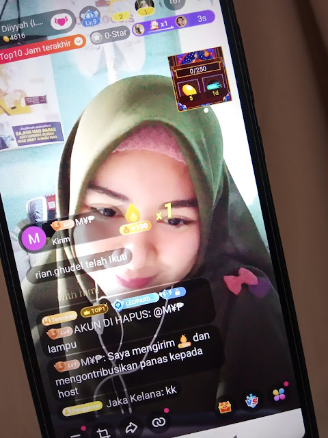 DUNIA APLIKASI LIVE STREAMING