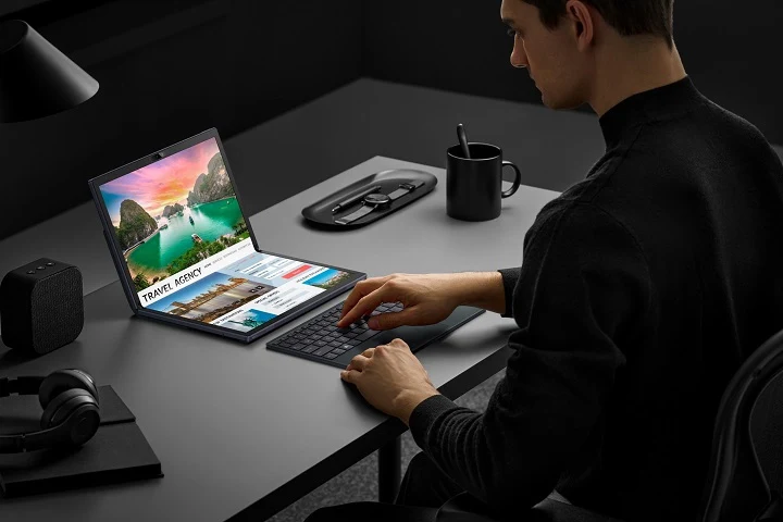 ASUS launches award-winning Zenbook 17 Fold OLED
