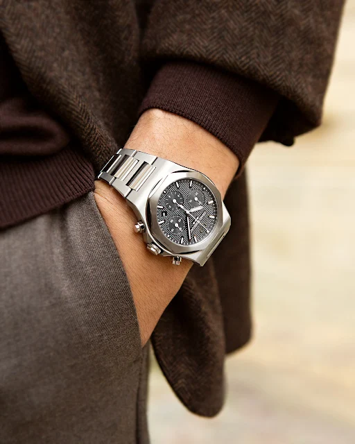 Girard-Perregaux Laureato Chronograph Ti49