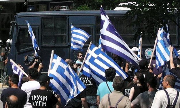 Αχαΐα: Κάλεσαν τη Χρυσή Αυγή για να τους ξεβουλώσει την ύδρευση!...