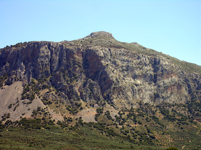 p_n-panagia-deti-emparos-01