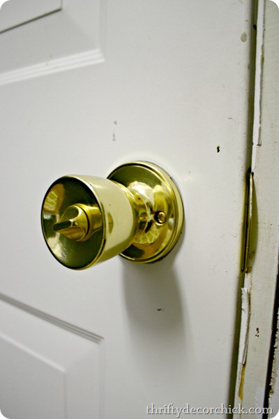 Spray painting door knobs