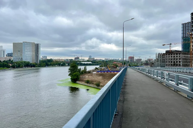 Москва-река, автомобильный мост через затон Новинки, набережная Марка Шагала