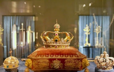 Pictures of Royal Crowns and tiaras