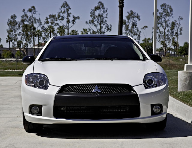 Mitsubishi Eclipse SE 2012 photos