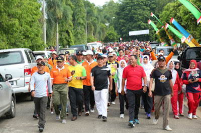 Bupati Chusnunia Potong Tumpeng HUT KORPRI Ke-46 Tahun 2017