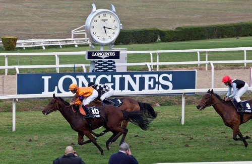 Capannelle 28 Ottobre, c'è il Lydia Tesio G1: Quiza difende la corona,
Cherry cerca la Triple Crown femminile. Sei dall'estero, monte di
livello internazionale e copertura nazionale con la Rai. Scheibler,
Pandolfi con Lottie Dod e i diari di Donna Lydia