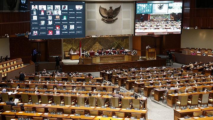 DPR Tidak Lockdown, Padahal 18 Anggota Dewan Terpapar Corona