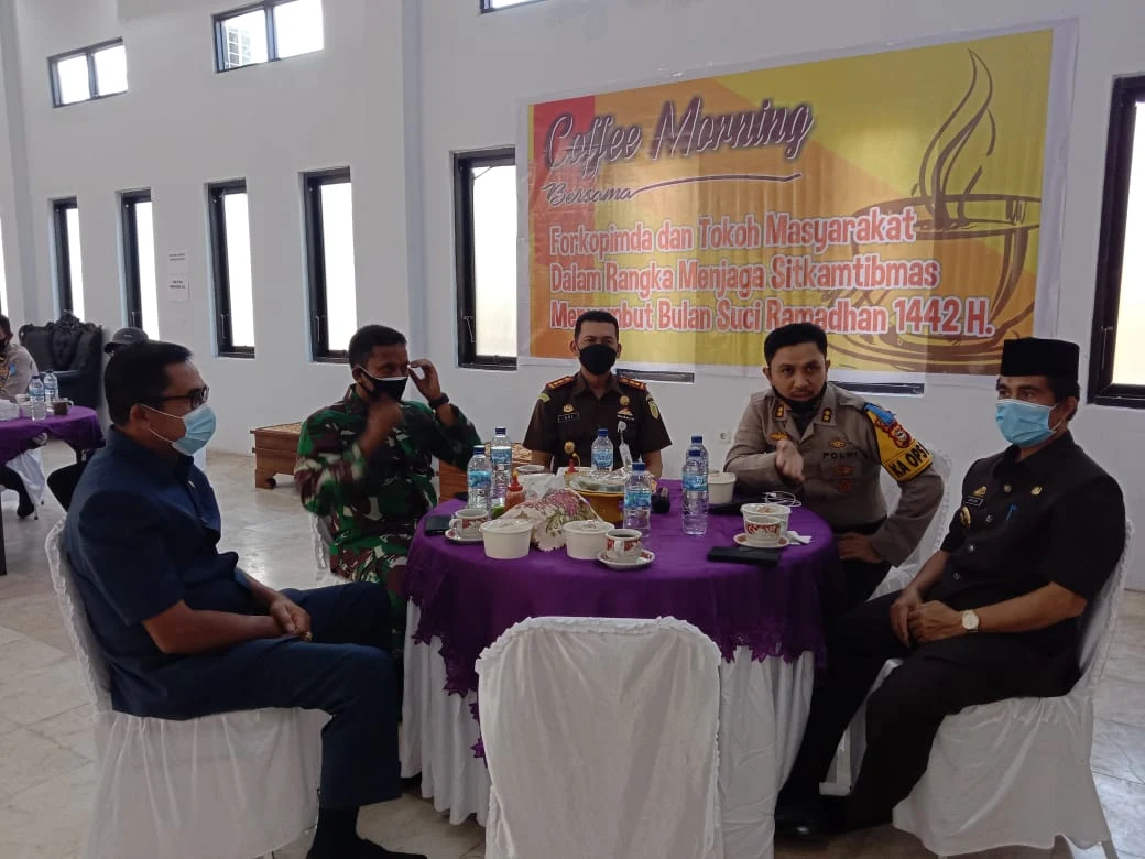 Kapolres Kep. Selayar Himbau Pelaku Pasar Ramadhan dan Tarawih Memperhatikan Prokes
