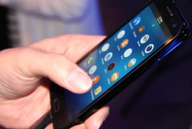 Smarthphone Samsung Z3 Dengan OS Tizen