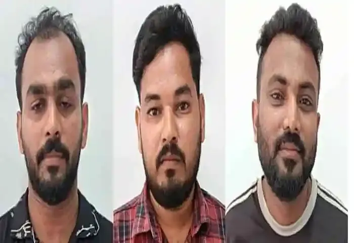 Kannur: Three members of the illegal sand smuggling gang arrested, Kannur, News, Police Station, Arrested, Sand Smuggling, Police, Vehicles, Bike, Escort, Custody, Kerala News