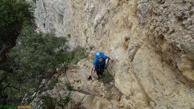 Ascensión a la Silla del Cid por la Ferrata Norte del Cid y regreso por la vía normal.