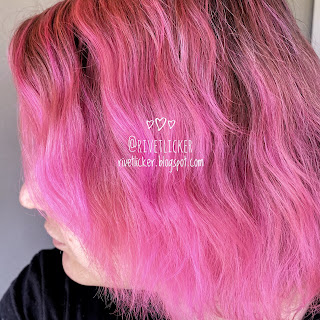 Wavy hot pink hair, 4 washes.