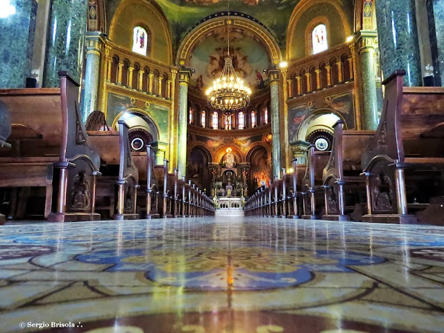 Vista do interior da Paróquia Nossa Senhora da Consolação - São Paulo