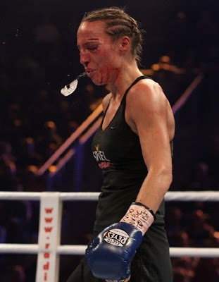 women boxing