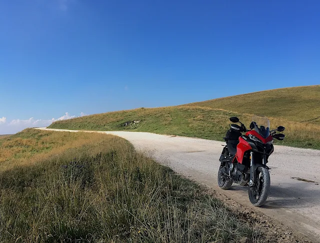 Veneto in moto enduro offroad strada bianca