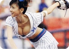 1_baseball-woman