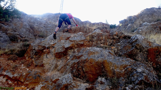 Iniciando la vía ferrata Huerta de Rey.