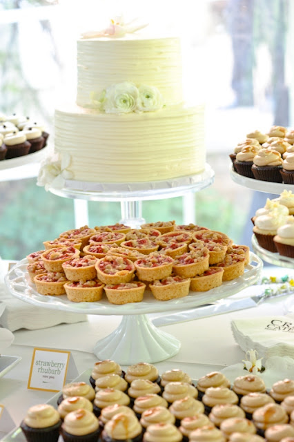 Minnesota Outdoor Wedding Cake