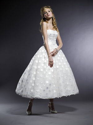 The fifties fashion is just fun and spontaneous The 50s wedding dresses