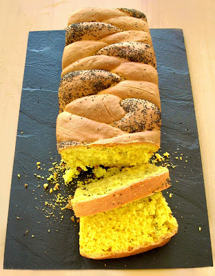 Pain au Curcuma & Pavot