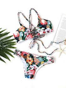 http://it.shein.com/Floral-Print-Braided-Strap-Cross-Back-Bikini-Set-p-346274-cat-1866.html?utm_source=unconventionalsecrets.blogspot.it&utm_medium=blogger&url_from=unconventionalsecrets