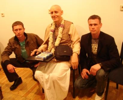 Sankarshan Das With Happy Book Customers after a Lecture