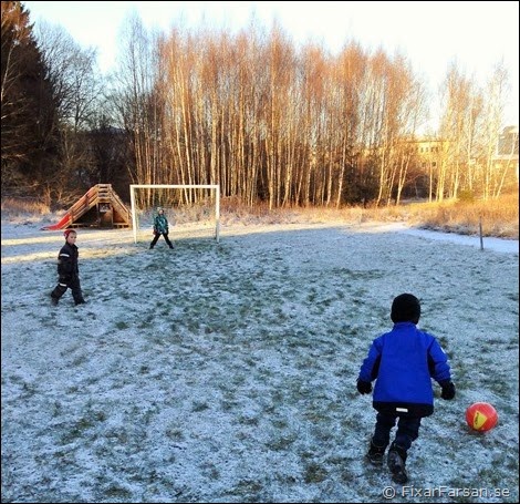 Fotboll-Snö