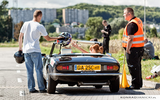 Fotografia motoryzacyjna - Gdyński Rajd Historyczny 2012 - triumph