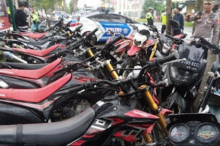 Polres Tulungagung Respon Cepat Keluhan Warga di Jumat Curhat, Puluhan Motor Knalpot Brong Berhasil Diamankan