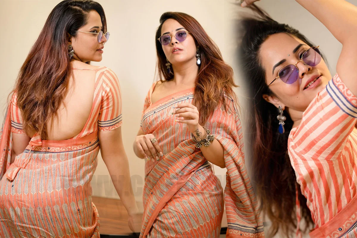 Anasuya Bharadwaj graceful looks in saree photoshoot