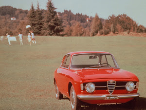 Alfa Romeo Giulia Coupe 1300 GT Junior 1966 (2)