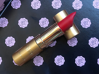 luxury-lipstick-scarlet-ten-image-professional