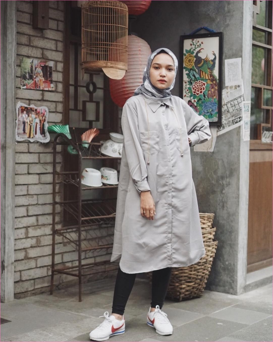 Ootd Leggings Berhijab Dengan Sepatu