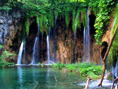 Gambar Pemandangan Alam Indonesia Air Terjun