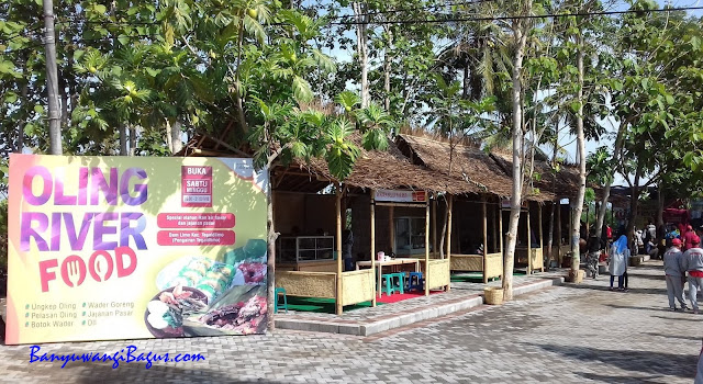 Kuliner sidat di Oling River Food Tegaldlimo, Banyuwangi.