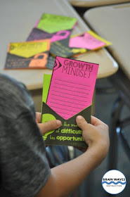 Students can create fun growth mindset writing prompt pockets.  Filled with their responses to growth mindset quotes, this writing activity is meaningful and creative!