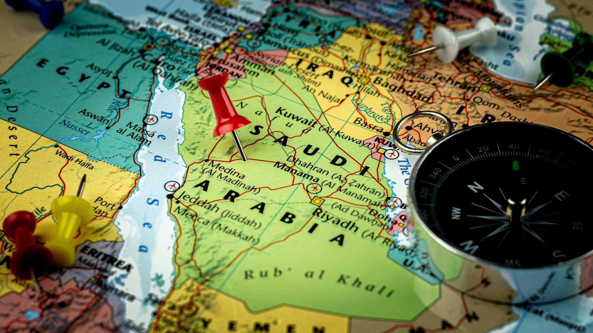 السعودية تبحث مع المكتب الدولي للمعارض ملف استضافة الرياض إكسبو 2030